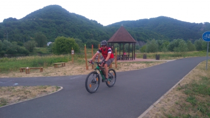 Úsek -  Ústí nad Labem - Děčín - Cyklista.JPG 